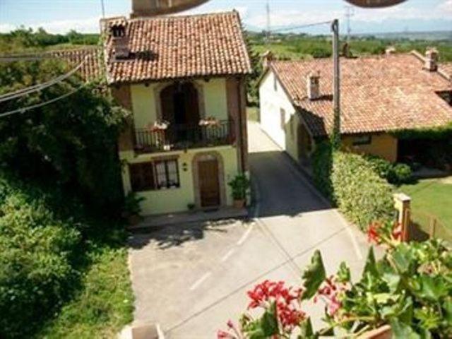 Tra... Monti E Vigne Bed & Breakfast La Morra Exterior photo