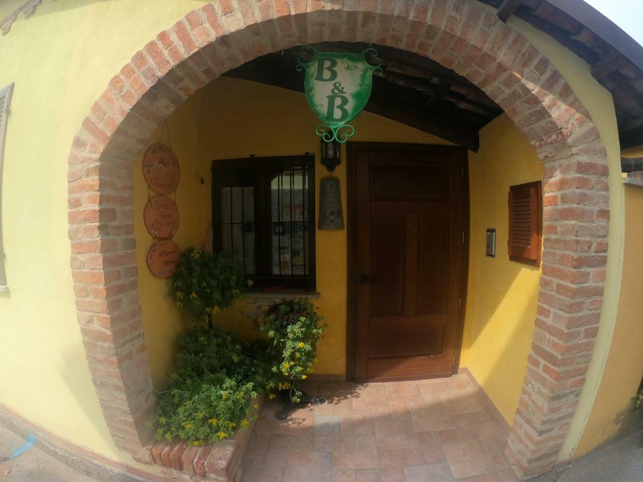 Tra... Monti E Vigne Bed & Breakfast La Morra Exterior photo