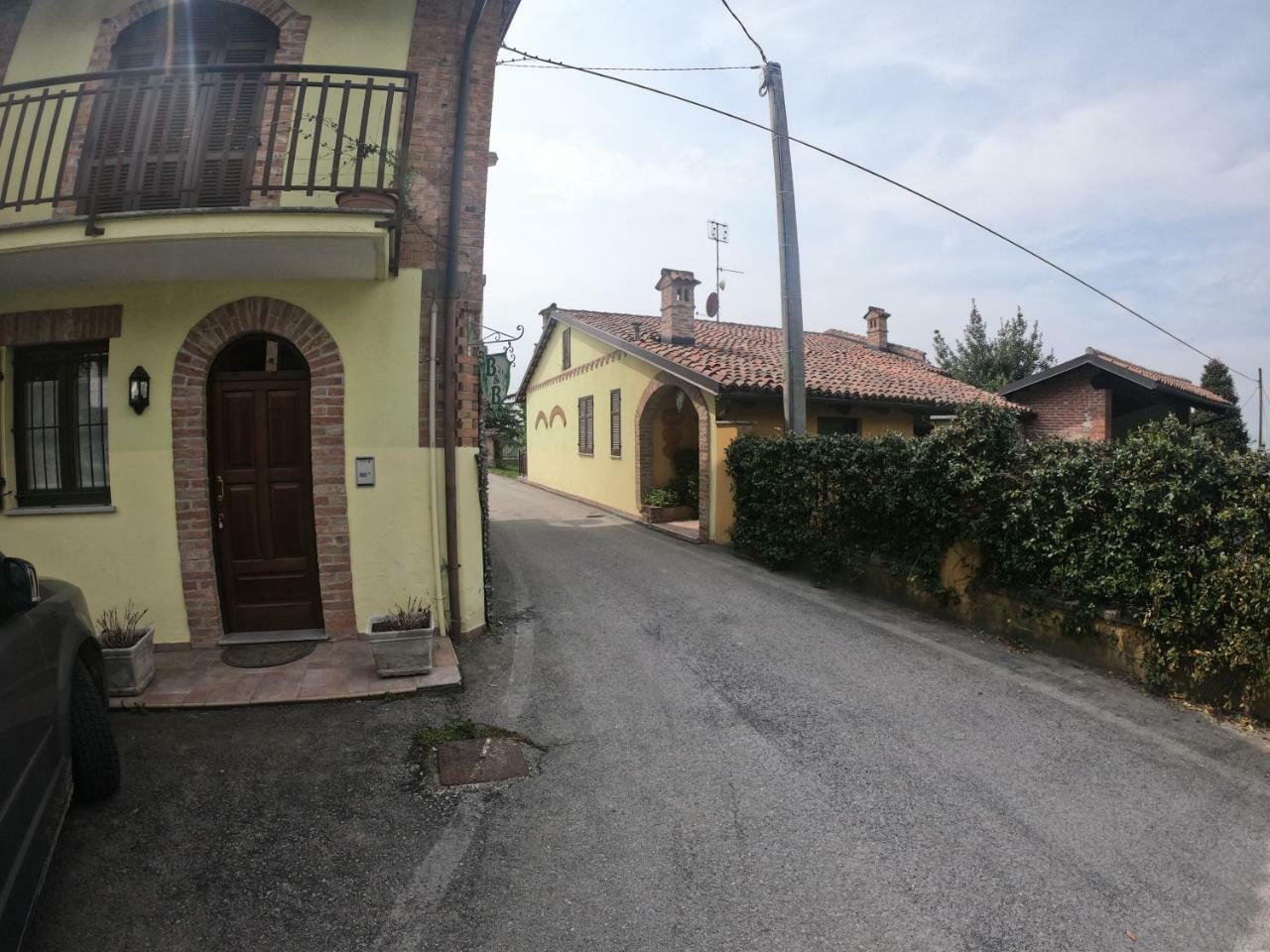 Tra... Monti E Vigne Bed & Breakfast La Morra Exterior photo